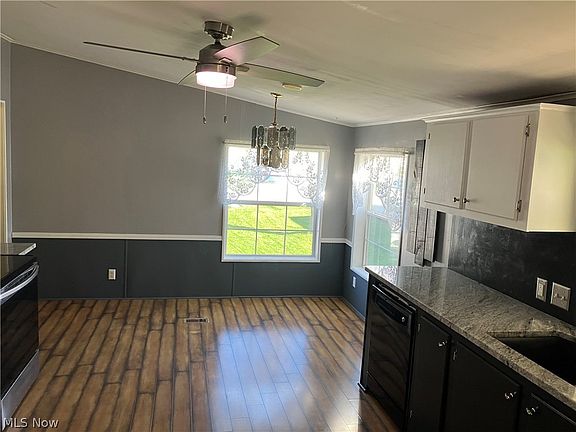5th image of 5587 Dogwood St #41