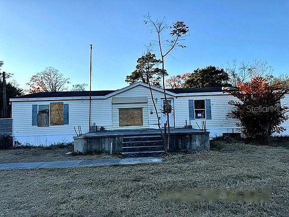 3rd image of 12015 Parkwood St