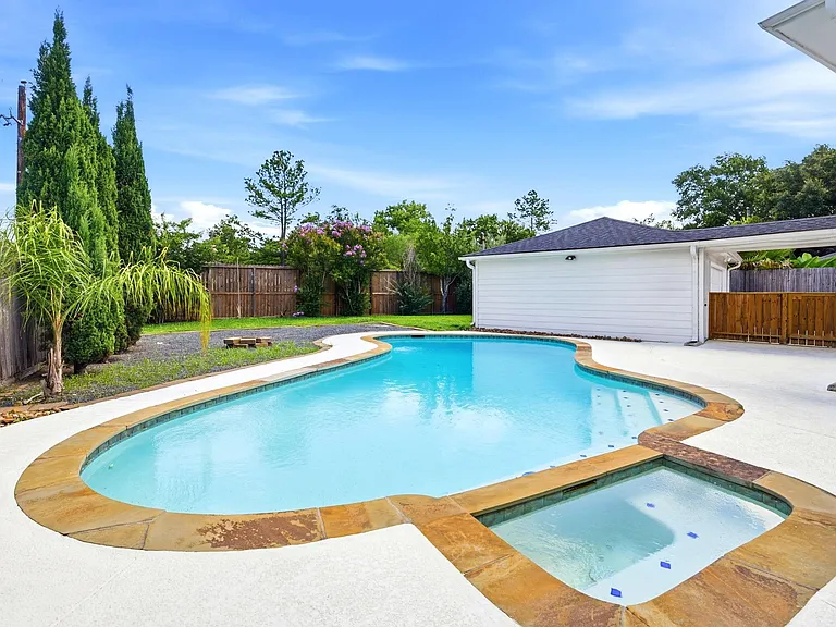4810 Bayou Vista Dr — Photo 43