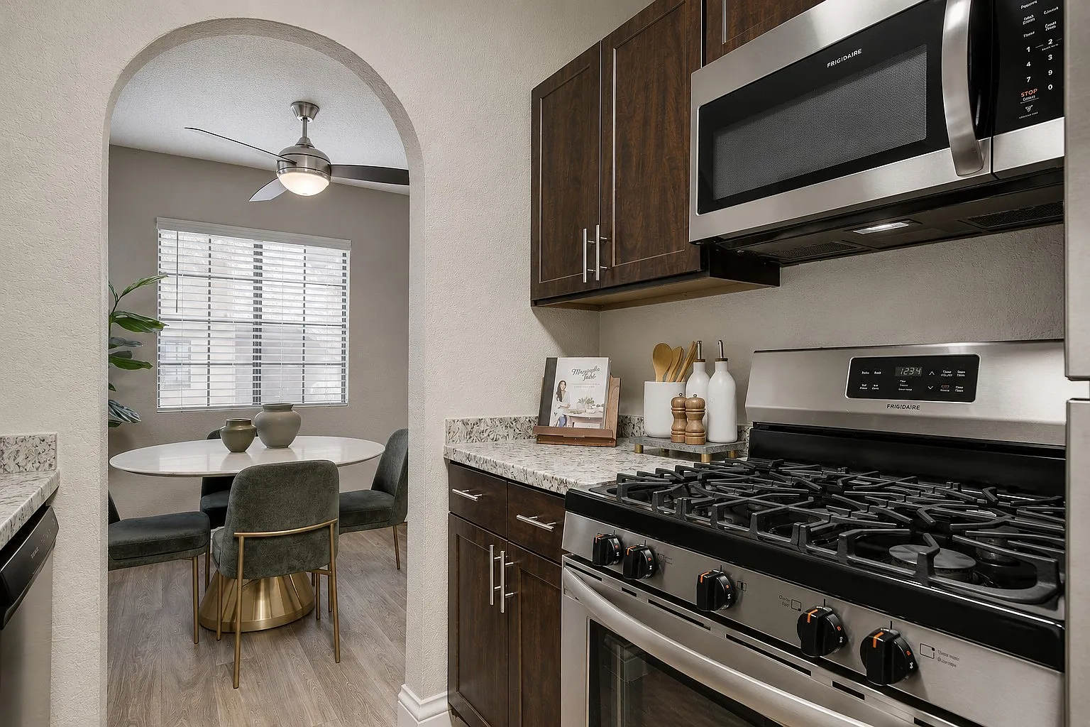 Spanish Wells Apartments — Photo 3