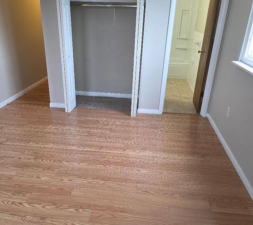 2nd image of 304 1st St #2