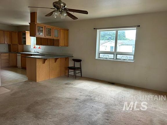 2nd image of 3319 5th St