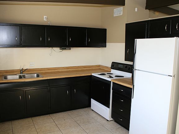 5th image of 7513 Carolton Cir