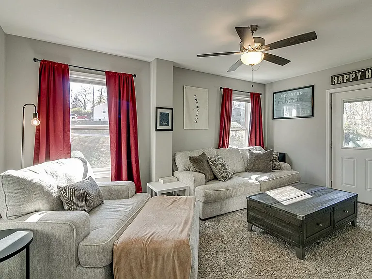 924 E Happy Hollow Dr — Photo 17