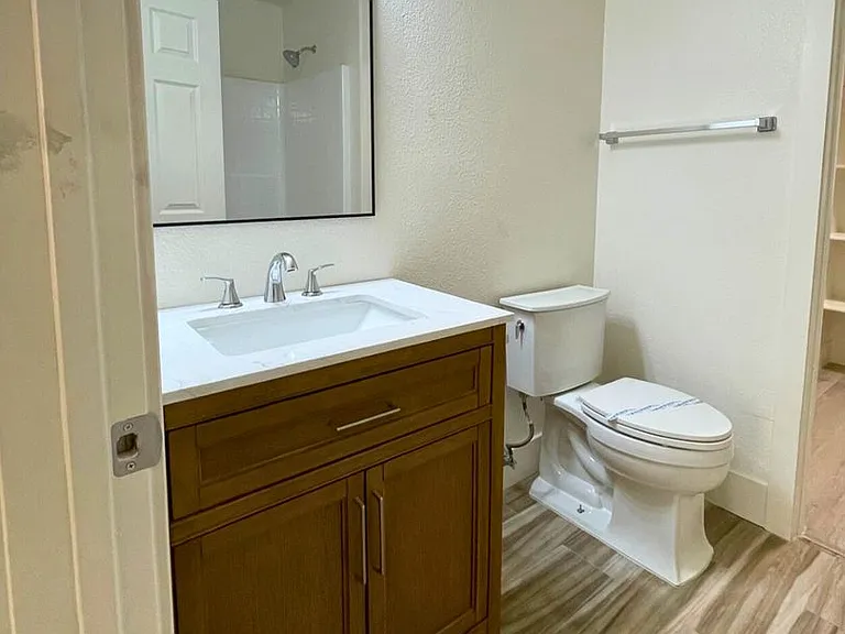 2317 Logsdon Dr — Photo 5