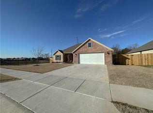 1037 Hampton St, Springdale, AR 72762