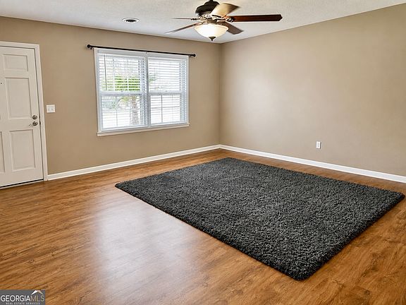3rd image of 1808 Rossway Dr