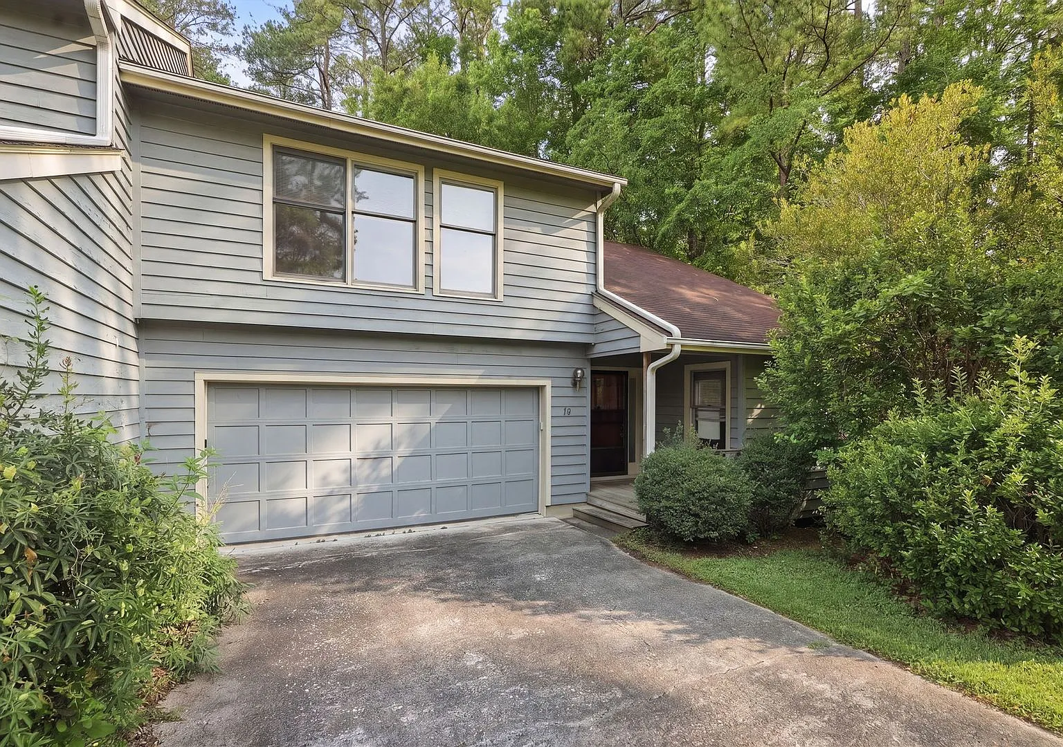 Move In Ready Three Bedroom Home — Photo 2