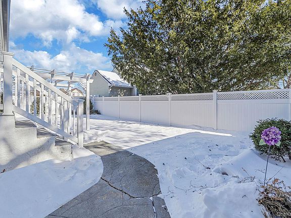 5th image of 2009 Newbridge Road