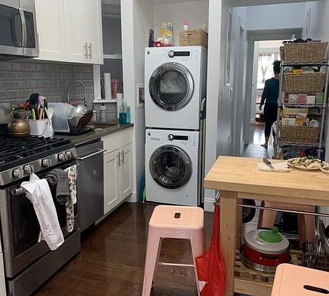 2nd image of 784 Manhattan Ave APT 4R