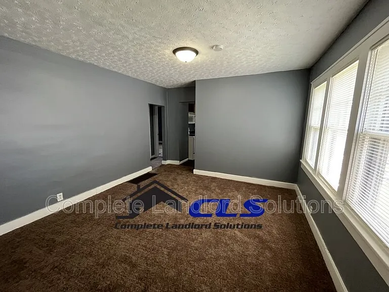 2225 1st Ave — Photo 3