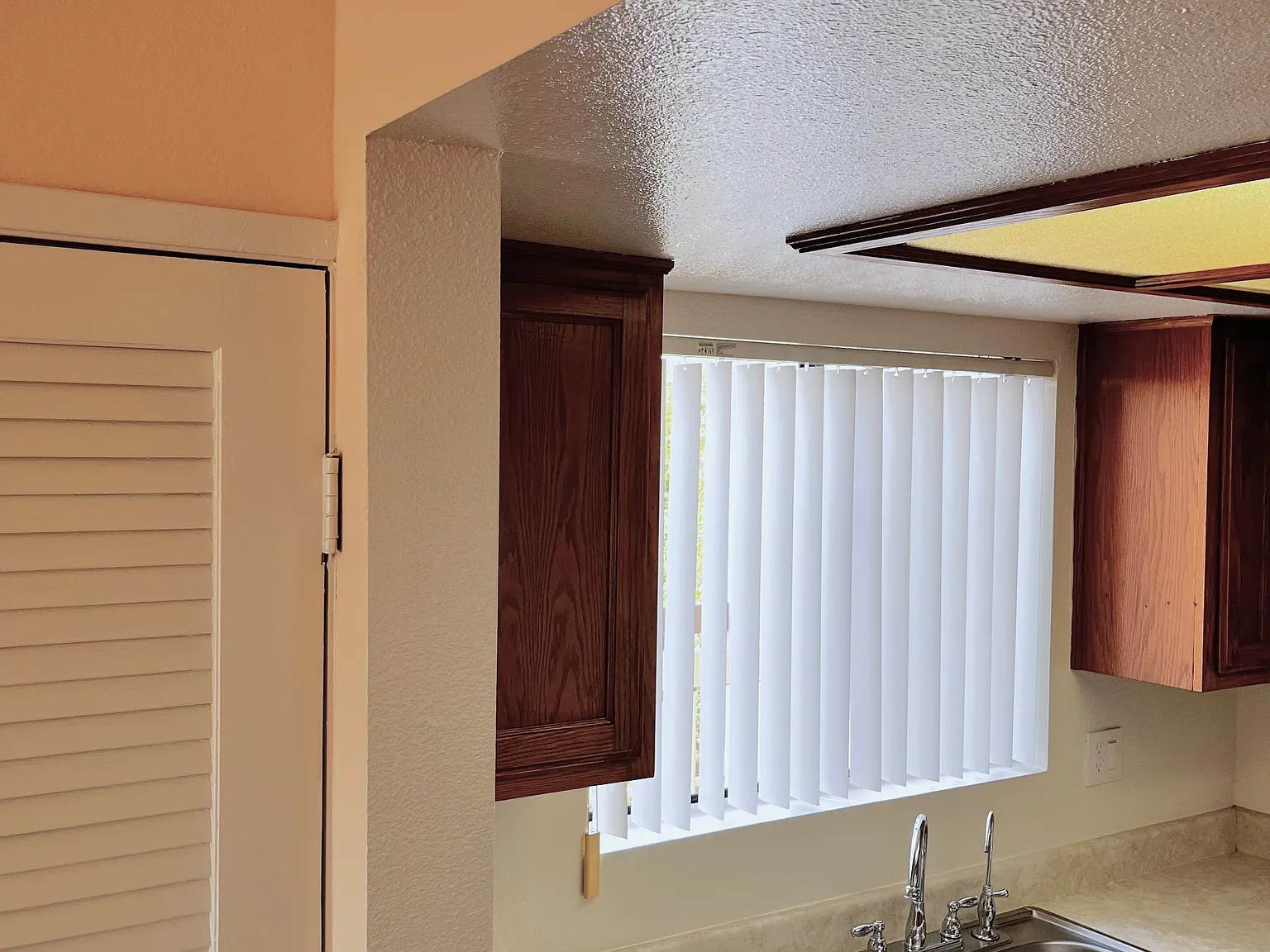 2 bed, 937 sqft, $2,475 — Photo 3