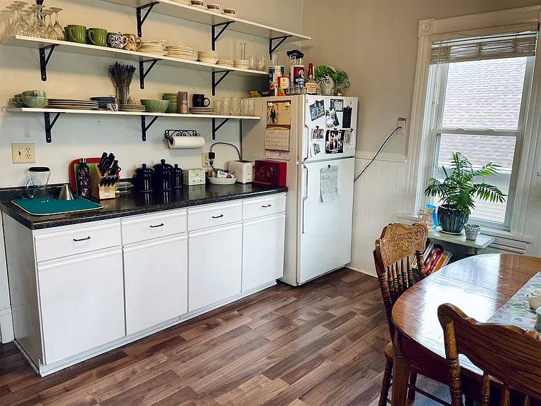401 Laurel St W #2 — Photo 16