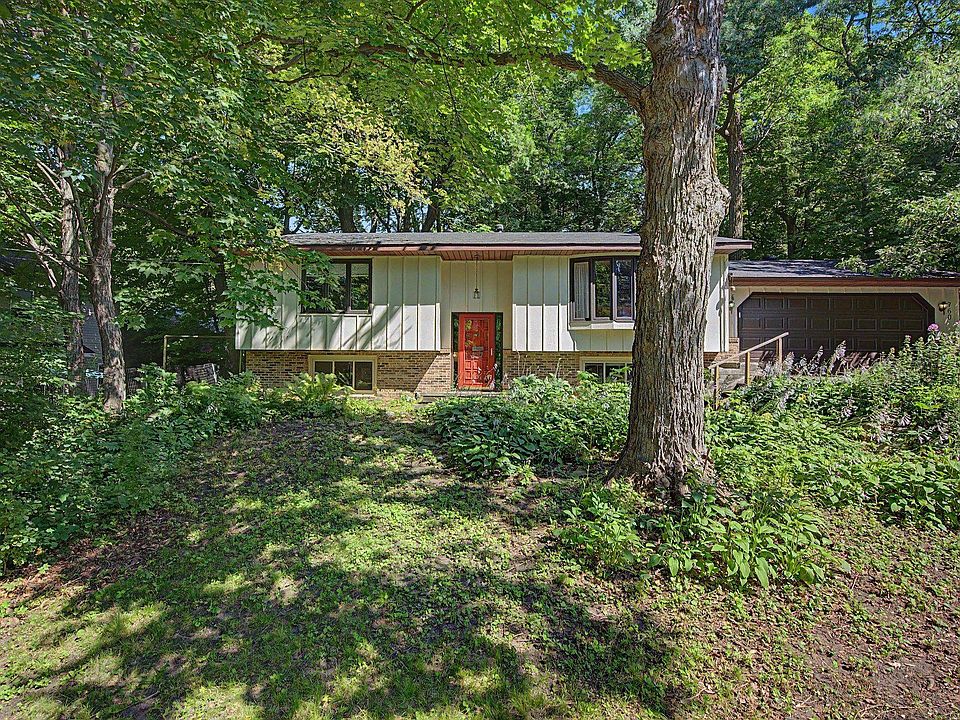 1st image of 760 Ponderosa Dr