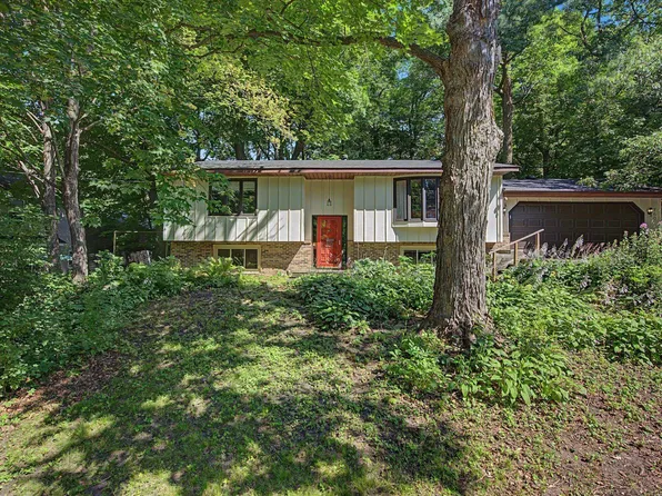 760 Ponderosa Dr, Chanhassen, MN 55317