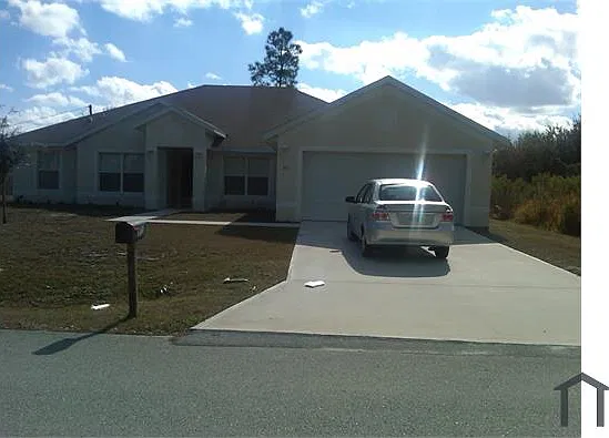 4 bed, 2601 sqft, $2,500 — Photo 2