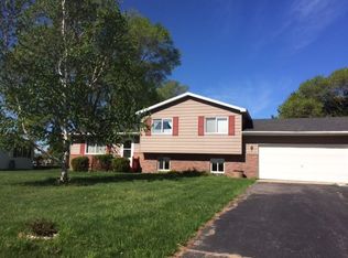 382 Hillview Dr, Petoskey, MI 49770