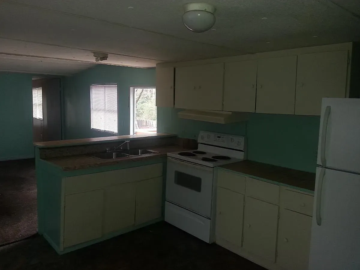 3 bed, 1.5 bath, 900 sqft, $1,299 — Photo 4