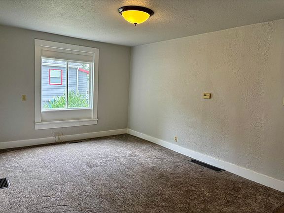 3rd image of 608 N Walnut St