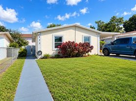632 W 5th St, West Palm Beach, FL