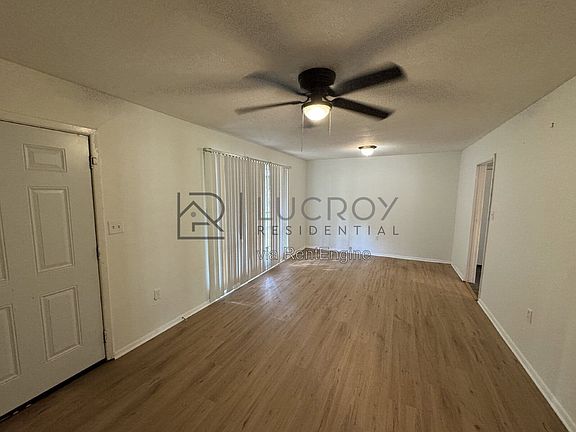 2nd image of 2716 Woodside Dr