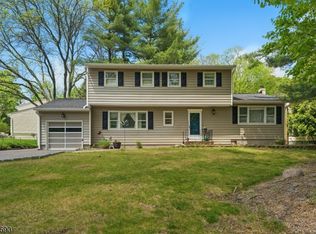11 E Brooklawn Dr, Morris Plains, NJ 07950