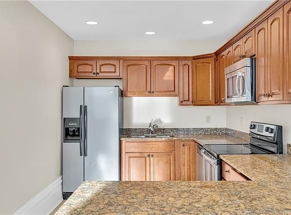 3rd image of 1004 Louisiana Ave Unit B