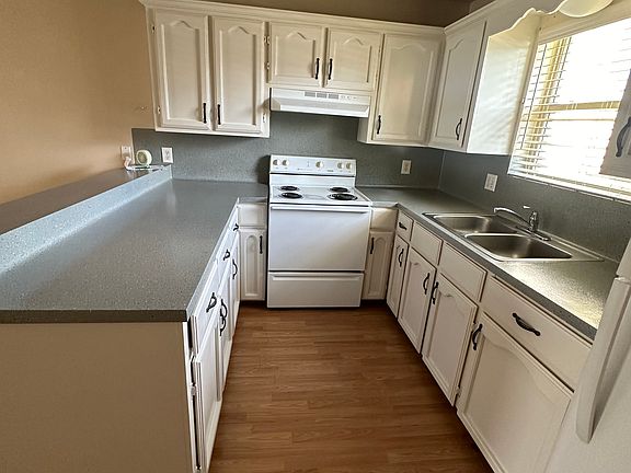 4th image of 2501 Hibiscus Ave #4