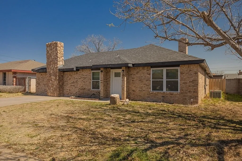 2510 Fontana St — Photo 2