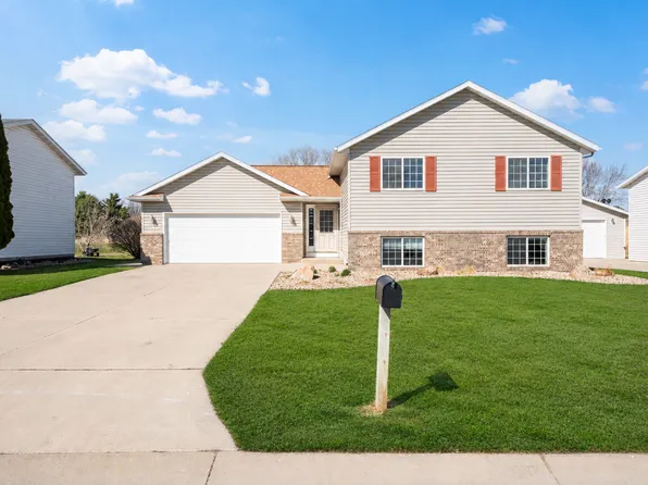 905 3rd St NW, Byron, MN 55920