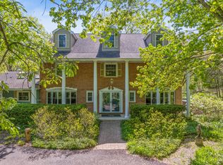 46 Old Hart Rd, Barrington Hills, IL 60010