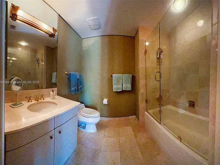 7241 Fisher Island Dr #7241 — Photo 30