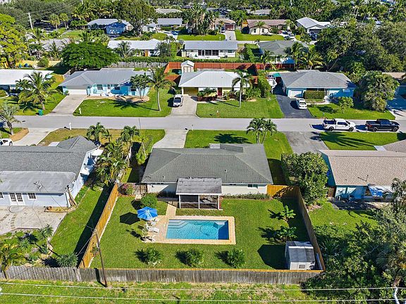 4th image of 372 Franklin Road