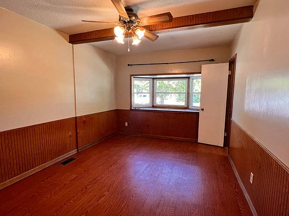 5th image of 416 Yellowstone Ave