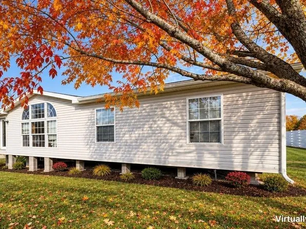813 Golden Shores Ave, Creston, IA 50801