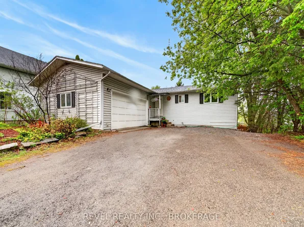 4331 Mill St, South Frontenac, ON K0H 1V0