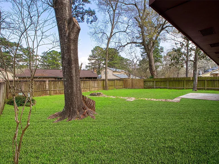 2055 Little Cedar Dr — Photo 3