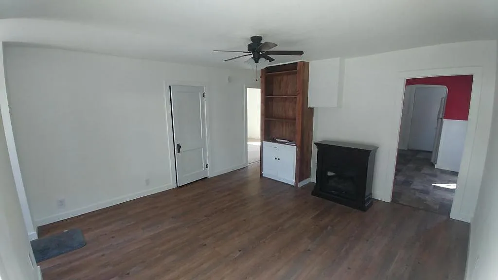 523 N. College St — Photo 3