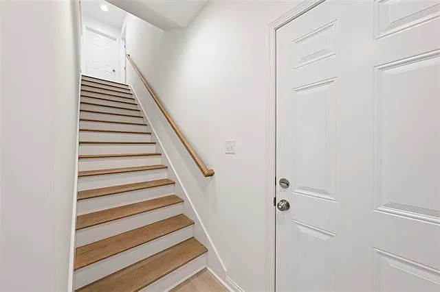 3216 S Oak St — Photo 4