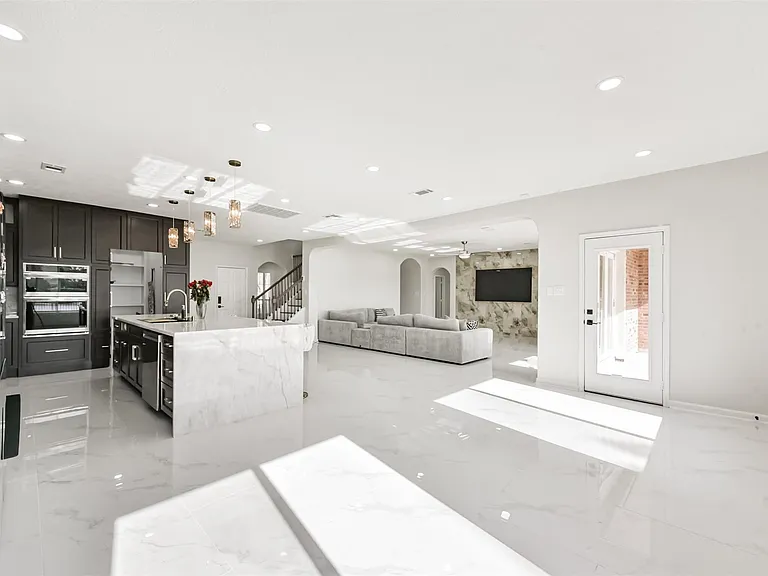 2315 Bending Spring Dr — Photo 16
