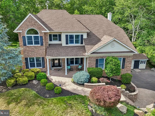 129 Sunrise Dr, North Wales, PA 19454