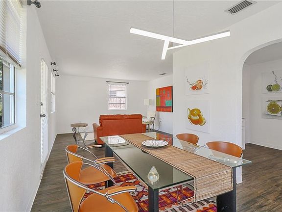 4th image of 2428 Myrtle Ave