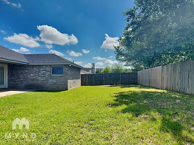 521 Denise St — Photo 28