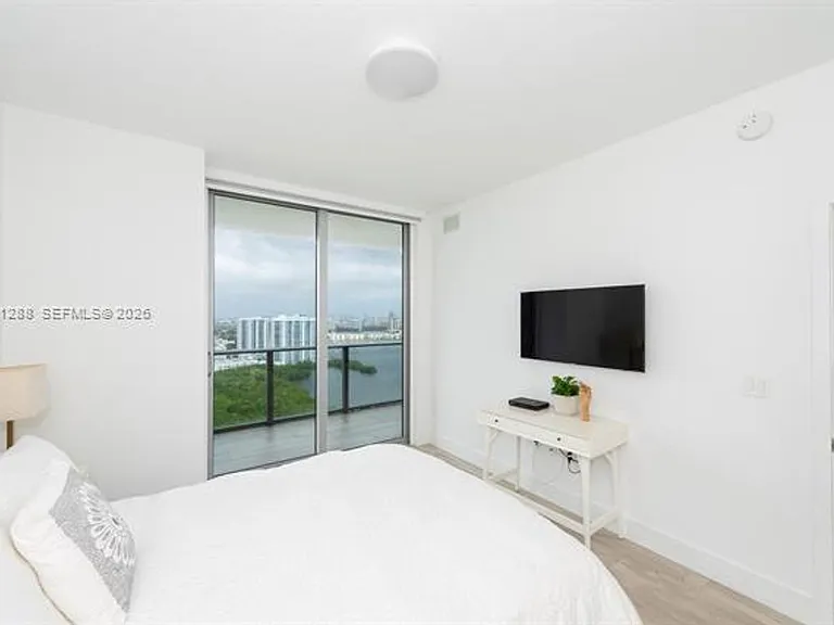 16385 Biscayne Boulevard Cu #2904 — Photo 12