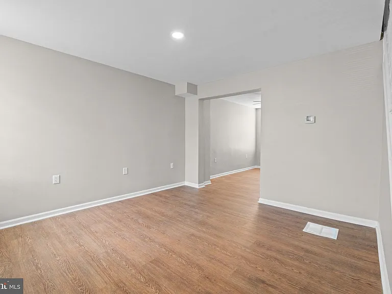 3427 Ravenwood Ave — Photo 5