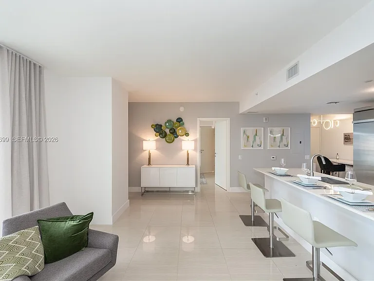 1300 Brickell Bay Dr #2900 — Photo 5