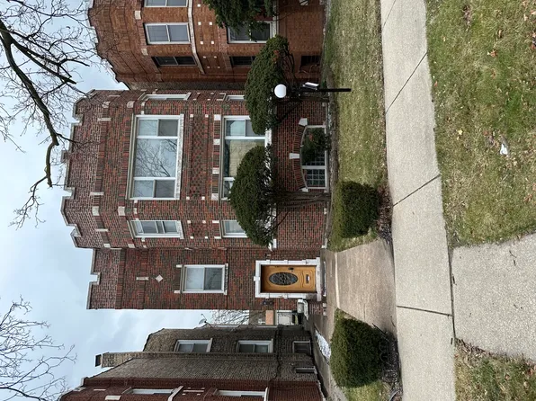 7921 S Prairie Ave, Chicago, IL 60619