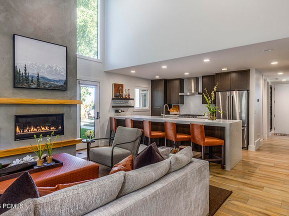 2nd image of 1583 Three Kings Dr #92
