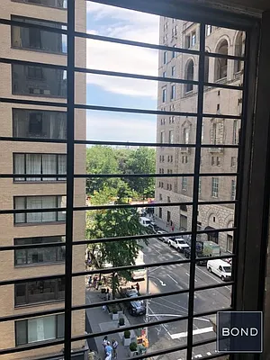 Rented by Bond New York | media 5