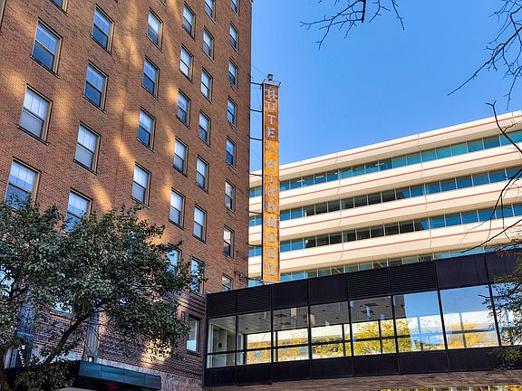 2nd image of 400 Walnut St Ste 1103